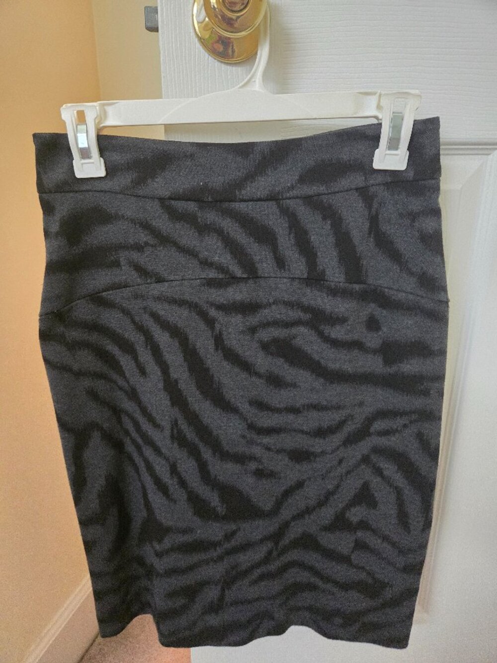 Michael Kors, black zebra pencil skirt, Size 0, EUC
